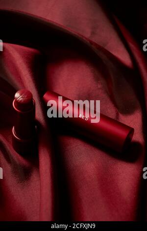 Einfarbige rote Stillleben Ideen Stockfoto