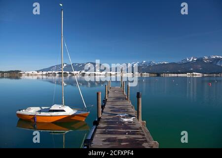 Geographie / Reisen, Deutschland, Bayern, Rieden am Forggensee, Blick über den Forggensee am Ammergau, Additional-Rights-Clearance-Info-not-available Stockfoto