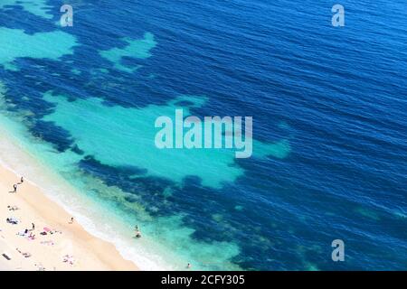 Blick von oben auf den Strand der französischen Riviera, Cote d'Azur, Villefranche Sur Mer. Stockfoto