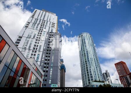 Moderne Gebäude in Nine Elms in London, Großbritannien Stockfoto