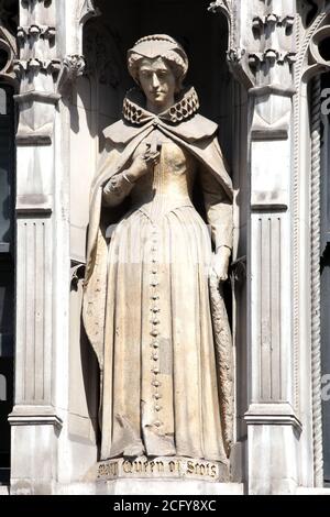 Mary Queen of Scots oder Schottland Gedenkstatue fertig gestellt 1905 in Fleet Street London England, das ist ein Beliebtes Reiseziel Tourist attr Stockfoto