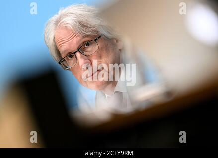 Berlin, Deutschland. September 2020. Matthias Kollatz (SPD), Berliner Finanzsenator, bei der Senatspressekonferenz. Quelle: Britta Pedersen/dpa-Zentralbild/dpa/Alamy Live News Stockfoto