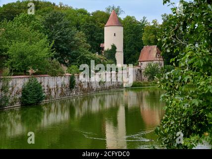 Der Faulturm mit Parkwächterhäusern, Dinkelsbühl, Mittelfranken, Bayern, Deutschland Stockfoto