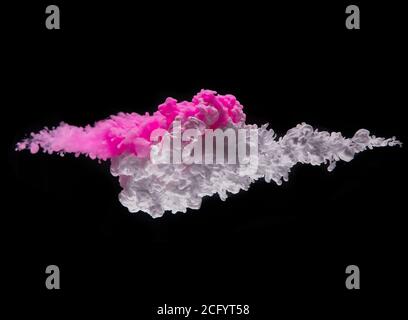 Farbige Acryl-Tinte Mischen in Wasser isoliert auf schwarzem Hintergrund. Abstrakter Kunsthintergrund. Stockfoto