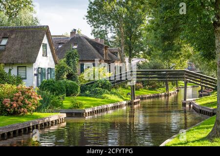 Giethoorn - beliebtes Touristenziel, oft auch als "Dutch Venice" bezeichnet Stockfoto