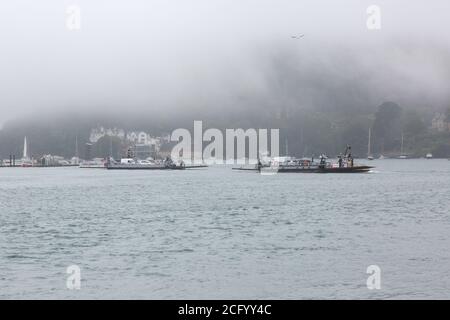 Die untere Fähre, die zwischen Dartmouth und Kingswear auf dem Fluss Dart, Dartmouth, Devon, England, Großbritannien fährt. Stockfoto