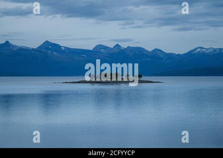 Blaue Stunde in Norwegen Stockfoto