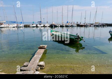 Frankreich, Haute Savoie, Le Chablais, Yvoire, beschriftet Les Plus Beaux Villages de France (die schönsten Dörfer Frankreichs), Genfersee, der harbou Stockfoto