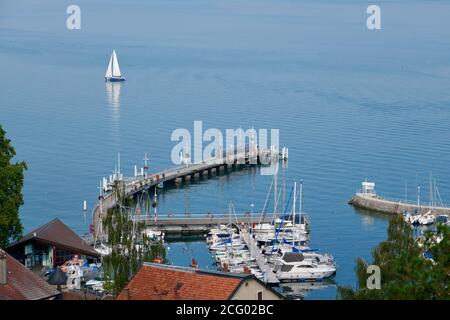 Frankreich, Haute Savoie, Le Chablais, Thonon les Bains, Blick auf den Hafen und den Genfer See vom belvedere Stockfoto