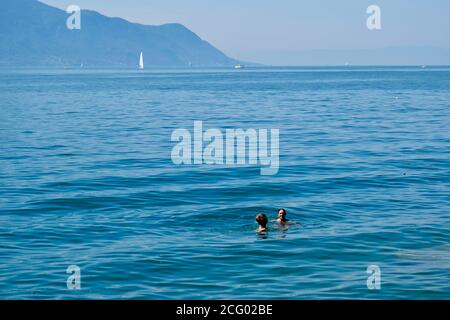 Schweiz, Kanton Waadt, Montreux, die Kais am Ufer des Genfersees Stockfoto