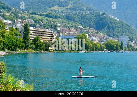 Schweiz, Kanton Waadt, Montreux, die Kais am Rande des Genfersees, paddeln Stockfoto