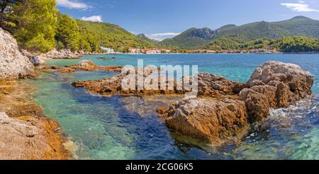 Kroatien - die schöne Küste der Halbinsel Peliesac in der Nähe von Zuliana Stockfoto