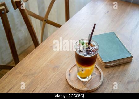 Signature Drink von Eistee pfirsich Kaffee schwarz, Foto Stockfoto