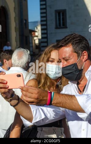 Pistoia, Toskana, Italien. September 2020. Matteo Salvini trifft und begrüßt Menschen nach regionaler Kundgebung zur Unterstützung von Susanna Ceccardi in Pistoia, Toskana, Italien 8. Sep 2020 Credit: Jakobusvide/Alamy Live News Stockfoto