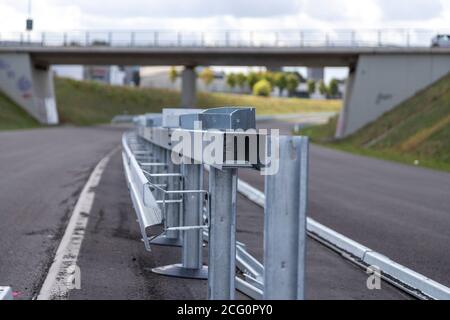 huerth, NRW, Deutschland, 09 06 2020, Straßeneinengung, noch nicht geöffnet, keine Autos, im Freien Stockfoto