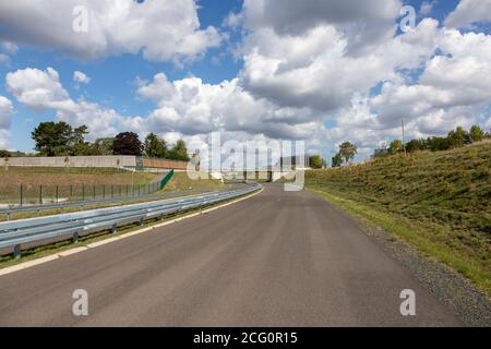 huerth, NRW, Deutschland, 09 06 2020, Straßeneinengung, noch nicht geöffnet, keine Autos, im Freien Stockfoto