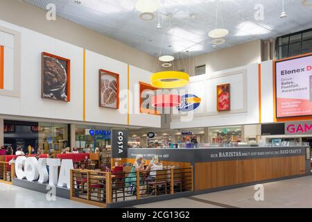 Costa Coffee Shop in Kingfisher Shopping Centre, Walford Walk, Silver Street, Redditch, Worcestershire, England, Vereinigtes Königreich Stockfoto