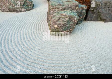 Traditionelle Details des klassischen japanischen Zen-Gartens. Stockfoto