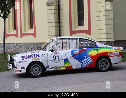 Der 11. Südböhmen-Klassiker, Rennen der alten Autos (Veteranen, historische, Oldtimer) beginnt in Ceske Budejovice, Tschechische Republik, 4. September 2020. Gra Stockfoto