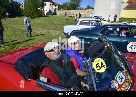 Der 11. Südböhmen-Klassiker, Rennen der alten Autos (Veteranen, historische, Oldtimer) beginnt in Ceske Budejovice, Tschechische Republik, 4. September 2020. Gra Stockfoto