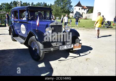 Der 11. Südböhmen-Klassiker, Rennen der alten Autos (Veteranen, historische, Oldtimer) beginnt in Ceske Budejovice, Tschechische Republik, 4. September 2020. Gra Stockfoto