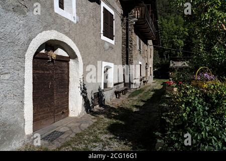 Das kleine und malerische Dorf Amazas (Oulx) im Susatal. (Piemont, Italien) Stockfoto