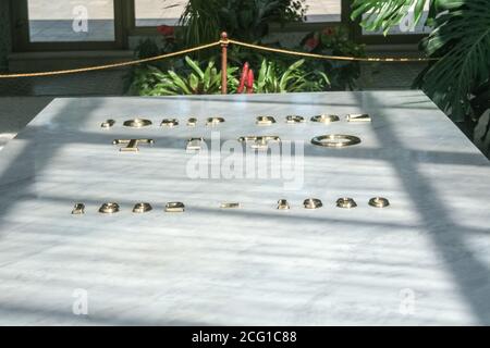 BELGRAD, SERBIEN - 12. SEPTEMBER 2014: Josip broz Tito Grab in seinem Mausoleum, Kuca Cveca, in Belgrad. Tito ist die ehemalige sozialistische und kommunistische lea Stockfoto