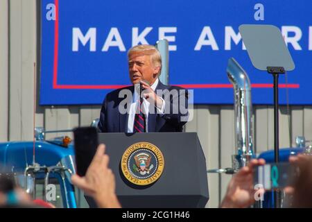 Der 45. Präsident der Vereinigten Staaten, Donald J. Trump, spricht bei einer Veranstaltung in Old Forge, Pennsylvania, wo er seinen Gegner Joe Biden, der aus der Gegend kommt, schlug. Stockfoto