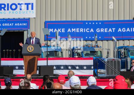 Der 45. US-Präsident Donald J. Trump spricht bei einer Veranstaltung in Old Forge, Pennsylvania im August 2020, wo er seinen Gegner Joe Biden zuschlug. Stockfoto