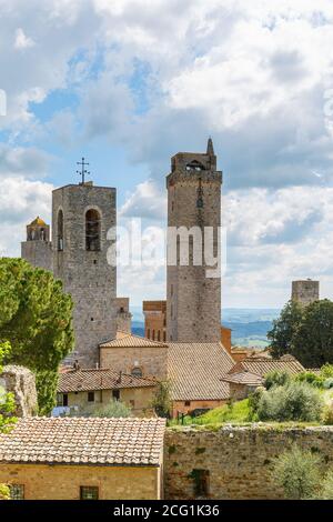 Alter berühmter Turm in der Stadt San Gimignano, Italien Stockfoto