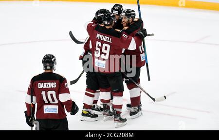 Lettland, Lettland. September 2020. Dinamo Rigas Spieler feiern ein Tor beim 2020-2021 Kontinental Hockey League (KHL) Eishockey-Spiel zwischen Dinamo Riga und Vityaz in Riga, Lettland, 8. September 2020. Kredit: Edijs Palens/Xinhua/Alamy Live Nachrichten Stockfoto