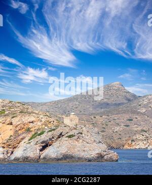 Der Leuchtturm von griechischen Insel Ios in der Cyclades Gruppe in der Ägäis Stockfoto