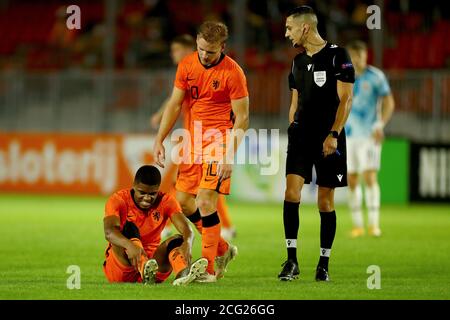 ALMERE, NIEDERLANDE - 8. SEPTEMBER: Myron Boadu aus den Niederlanden, Dani de Wit aus den Niederlanden, Karim Abed während des UEFA Euro Under 21 Qualifingmatches zwischen den Niederlanden und Norwegen am 8. September 2020 in Almere, Niederlande. *** Ortsüberschrift *** Myron Boadu, Dani de Wit, Karim Abed Stockfoto