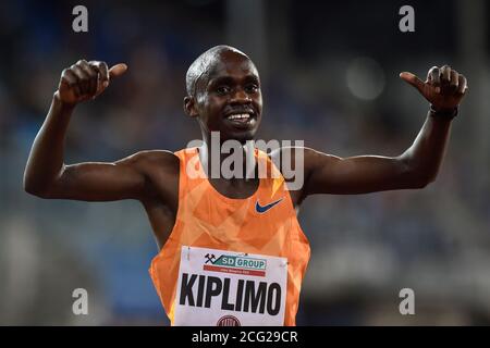 Der ugandische Athlet Jacob Kiplimo gewann am 8. September 2020 bei der IAAF World Challenge in Ostr.´s 5000 m bei den Männern Stockfoto