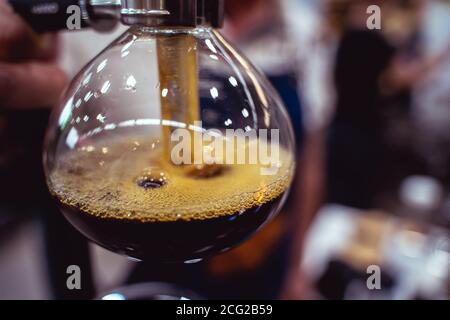 Kaffee-Siphon, Spezialität brauen alternative Methode. Stockfoto