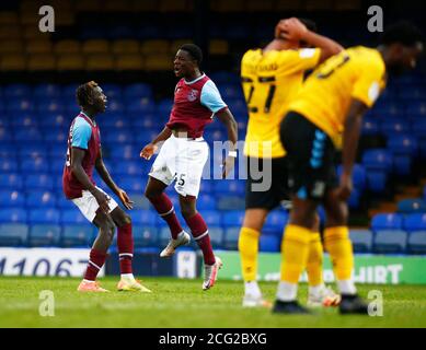 SOUTHEND, ENGLAND - SEPTEMBER 06: Ademipo Odubeke von West Ham United U21 feiert sein Ziel während der EFL Trophy Southern Group Abetween Southend United Stockfoto