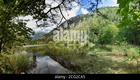 Panoramablick Bergsee aka Dürrsee (Dürrsee) bei Seewiesen in der Steiermark, Österreich Stockfoto