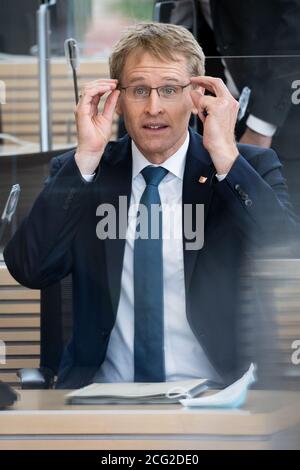 Kiel, Deutschland. September 2020. Daniel Günther (CDU), Ministerpräsident von Schleswig-Holstein, nimmt an einer Sitzung des Ausschusses für Inneres und Recht des Landtags Kiel Teil. Mehr als vier Monate nach seiner Ausweisung wird Schleswig-Holsteins ehemaliger Innenminister Grote Fragen des Innen- und Rechtsausschusses des Landtags zu den Umständen seiner Entlassung beantworten. Quelle: Christian Charisius/dpa/Alamy Live News Stockfoto