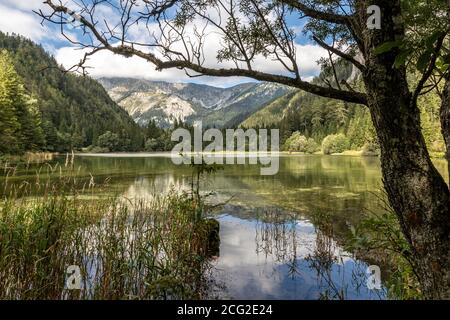 Bergsee alias Dürrsee (Dürrsee) bei Seewiesen in der Steiermark, Österreich Stockfoto