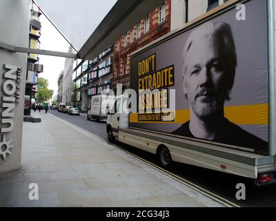 London, Großbritannien - 7. September 2020: Überliefere Assange nicht der wikileaks-Truck zirkuliert am ersten Verhandlungstag die Straßen rund um den Old Bailey. Stockfoto