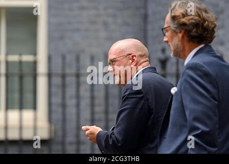 Andreas Michaelis (deutscher Botschafter in Großbritannien: R) mit Jens Plötner (politischer Direktor des Auswärtigen Amtes) in der Downing Street zu einem Treffen Stockfoto