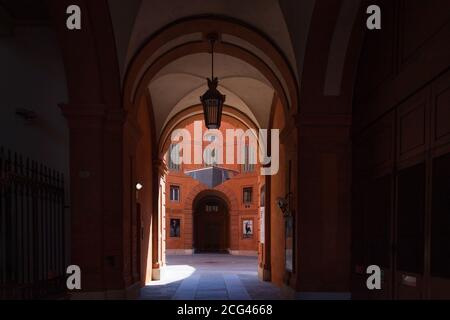 Der Eingang des Ferrara Theaters Stockfoto