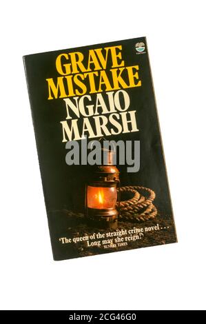 Ein Taschenbuch von Grave Mistake von Ngaio Marsh. Es war der 30. Mit ihrem Detektiv Roderick Alleyn & wurde 1978 veröffentlicht. Stockfoto