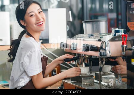 Barista Kaffeekocher Stockfoto