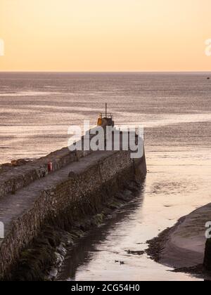 Sunset, St Andrews Pier, St Andrews Harbour, St Andrews, Fife, Schottland, Großbritannien, GB. Stockfoto