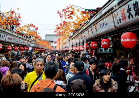 Nakamise Dori Street in der Nähe Sensoji-Tempel Stockfoto