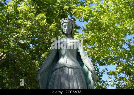 Rainha Dona Leonor Statue vor dem ehemaligen Kloster von Beja, Alentejo, Portugal Stockfoto