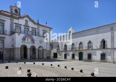 Platz der Republik und Rathaus, Serpa, Alentejo, Portugal Stockfoto