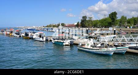 Boote in Olhao Marina, Algarve, Portugal Stockfoto