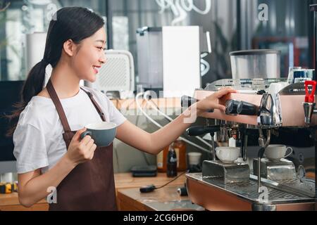 Barista Kaffeekocher Stockfoto
